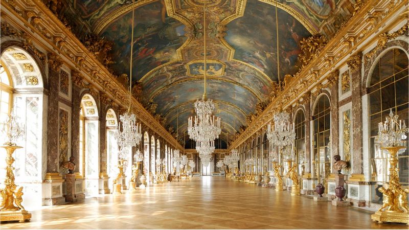Palace of Versailles walking tour 2 hours