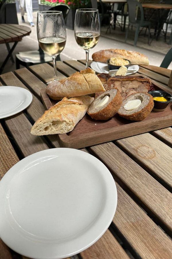 Eat your way through London, UK in a day — photo 2