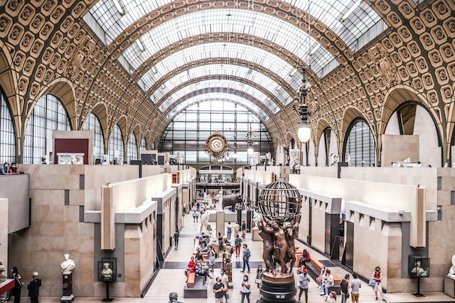 Uncover the Secrets of Paris: Exploring the Eiffel Tower — photo 6