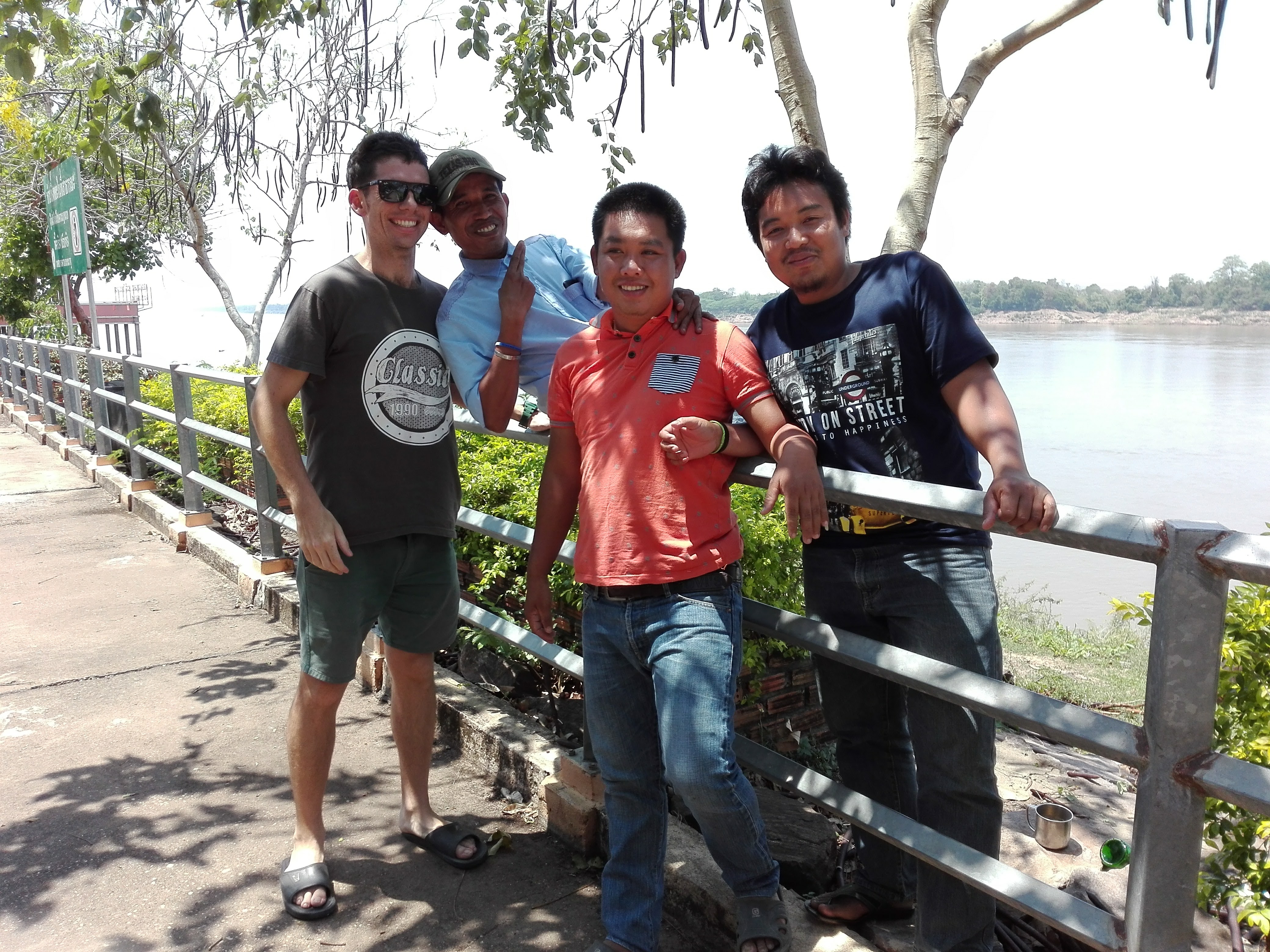 Unreal Ubon: Provincial Perousing — photo 2