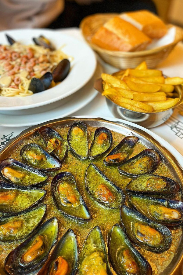 Eat your way through Brussels, Belgium in a day — photo 2