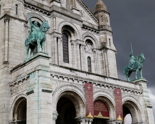 DISCOVER MONTMARTRE AND VISIT SACRÉ-COEUR — photo 2