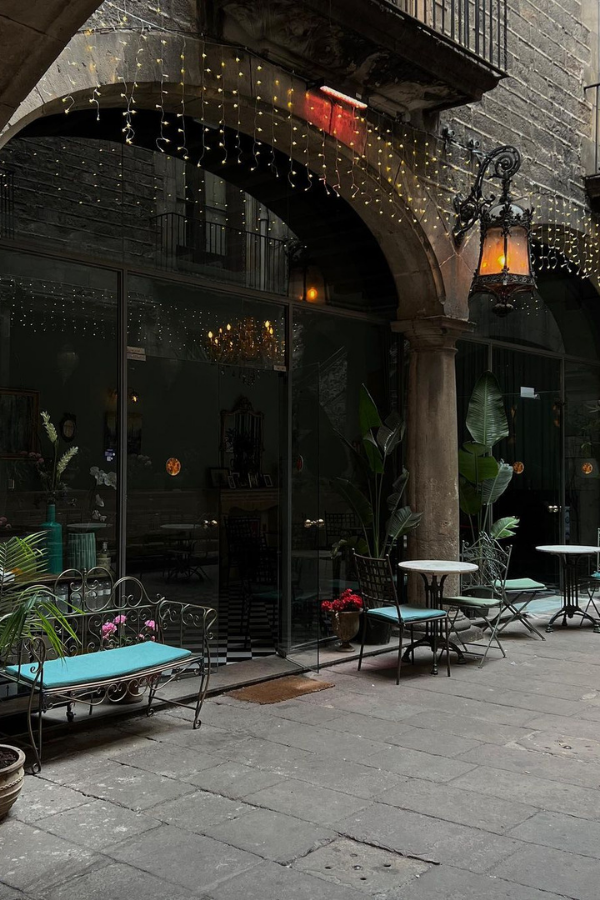 Explore the Hidden Gems & Highlights of Barcelona, Spain in a day — photo 3