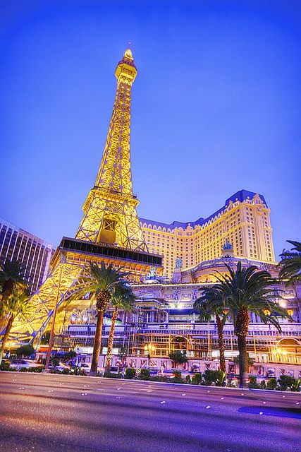 Self-Guided Walking Tours to Explore Las Vegas