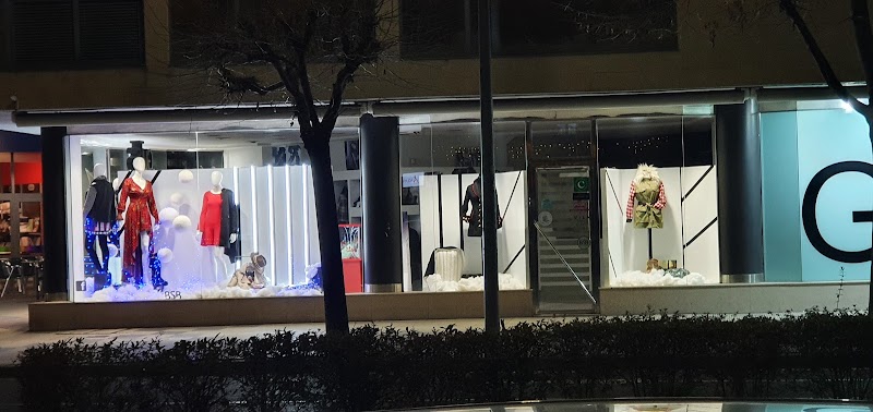 GUTs Miranda Clothing Store