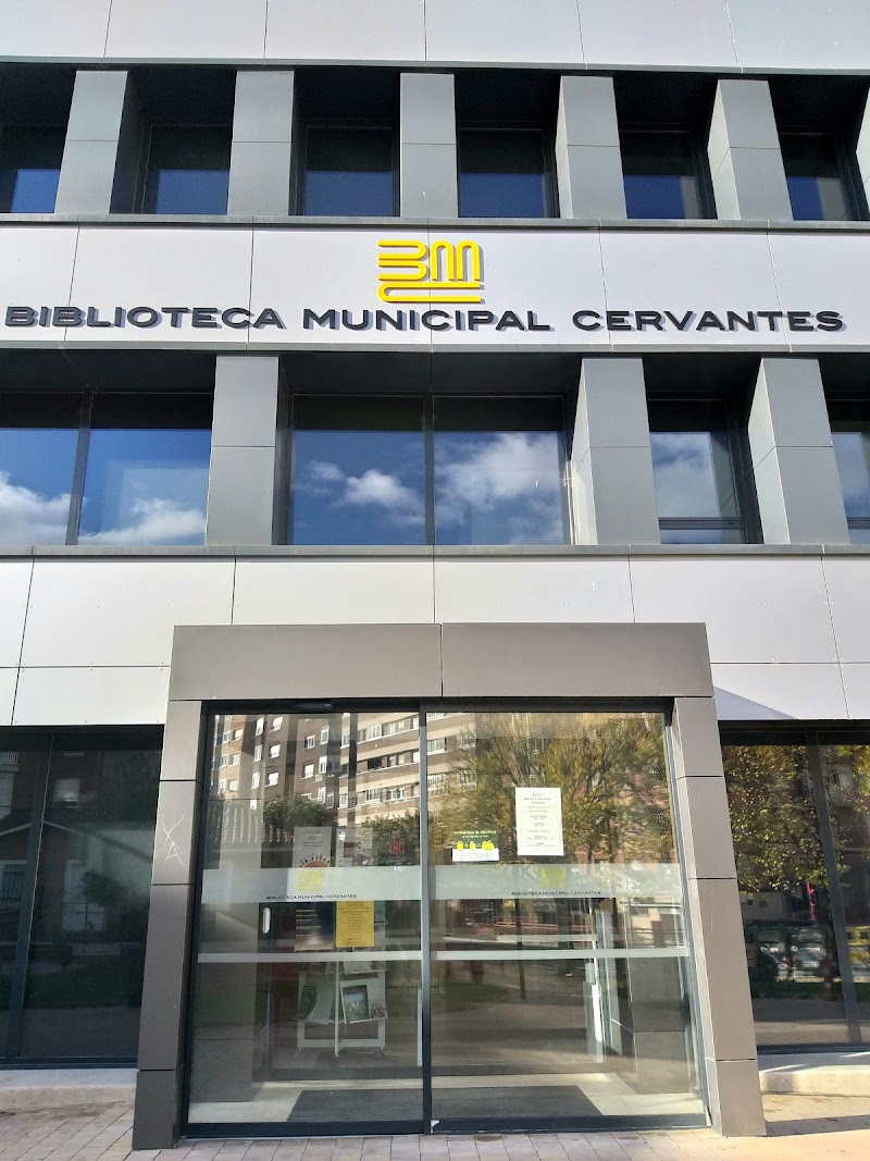 Proyección en la Biblioteca Municipal Cervantes