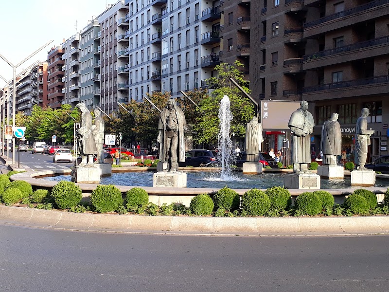 زيارة Fuente de los Riojanos Ilustres