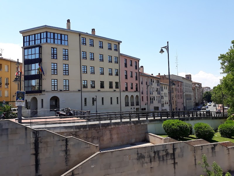 استكشاف الأحياء التاريخية في لوغرونيو