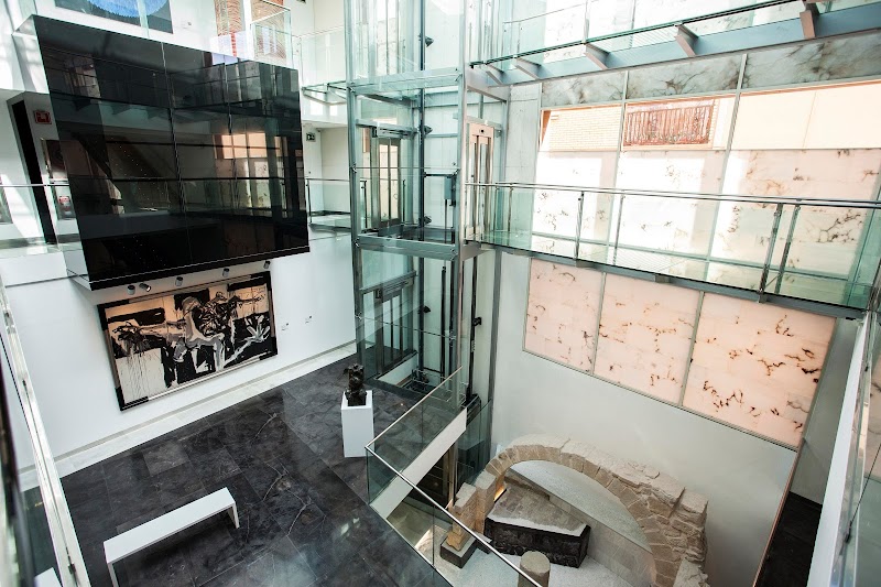 어린이 박물관 및 지역 라디오 전시장