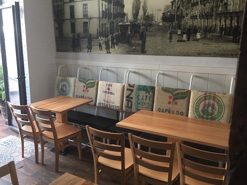 Pinchos en Bar "Los Monteros"