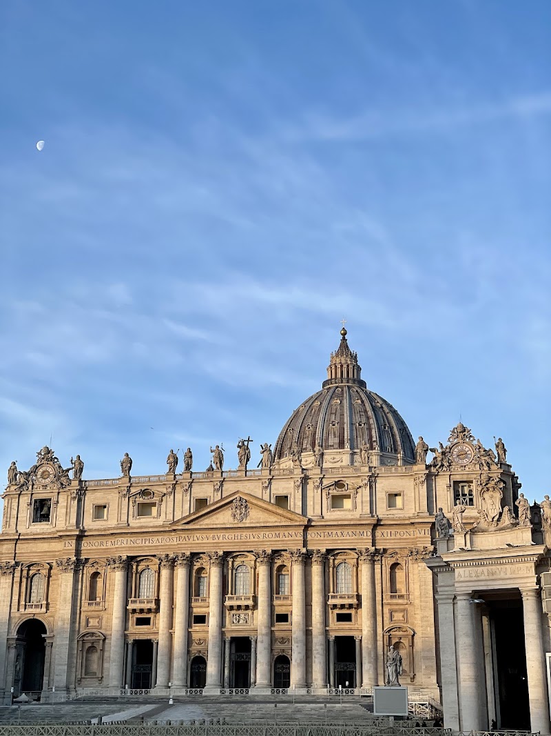 Visita à Basílica de São Pedro e 100 Presépios no Vaticano