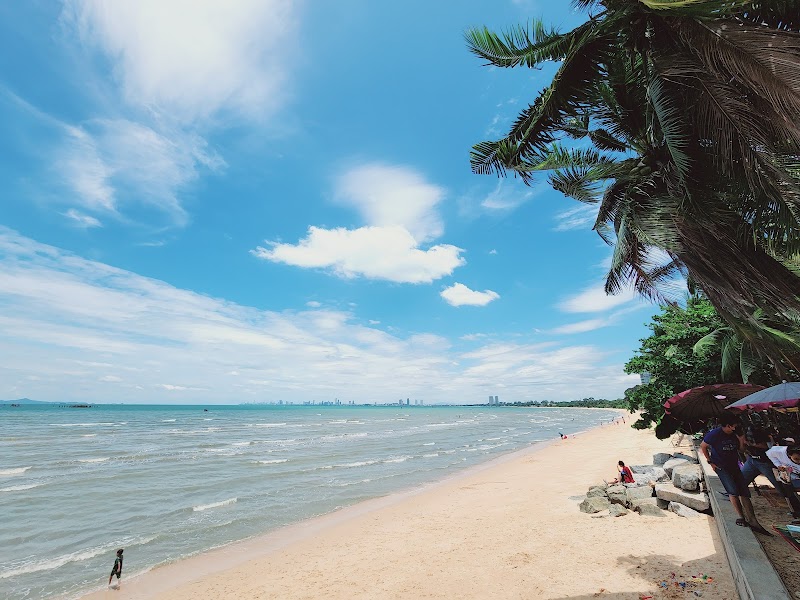 Relax en la playa de Bang Saray