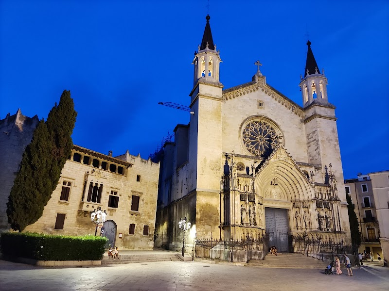 Paseo por el centro historico de Vilafranca