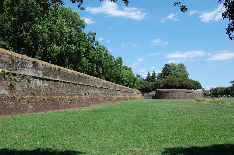 Paseo por las murallas de Lucca