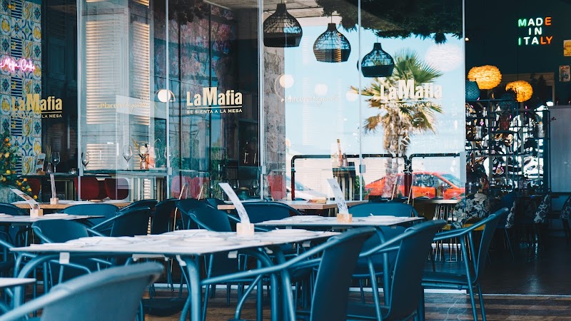 La Mafia Se Sienta A La Mesa