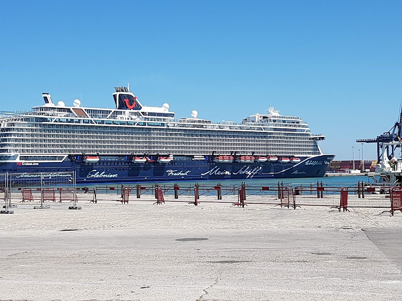 جولة بحرية مع Catamaran Bay of Cadiz