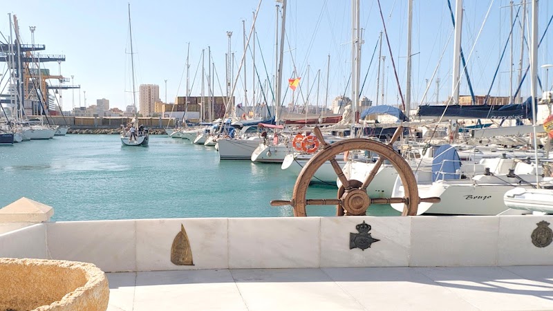 Initiation au paddle au REAL CLUB NAUTICO DE CADIZ