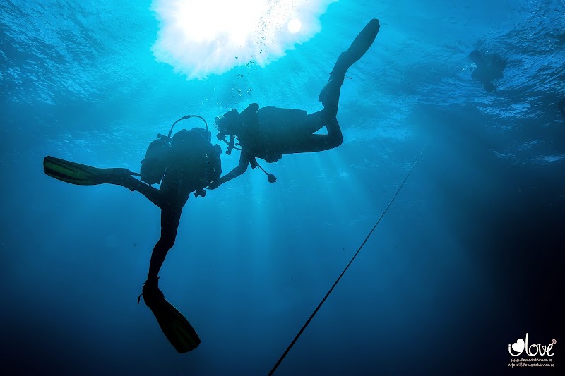 Submarinismo en Diving Center Punta Amanay