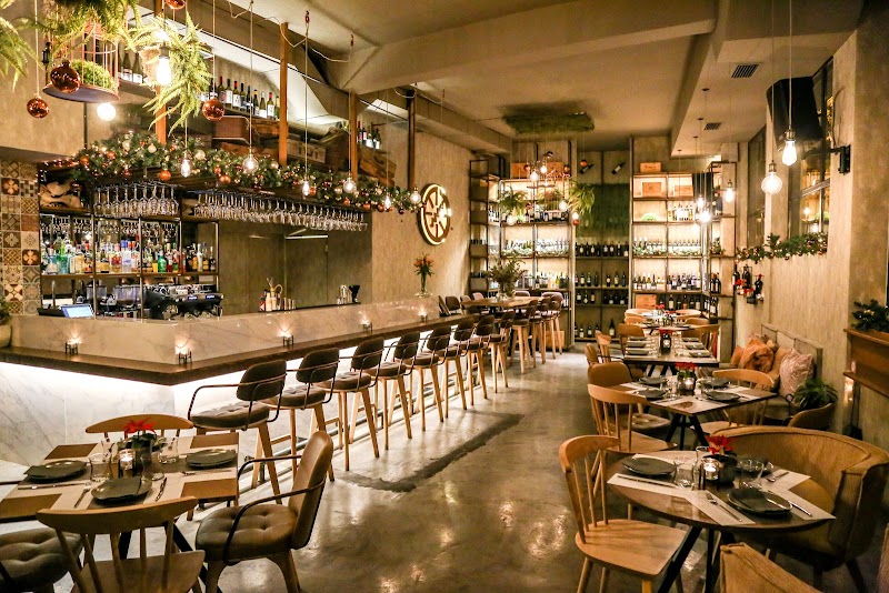 Caravin Wine & Wanderlust