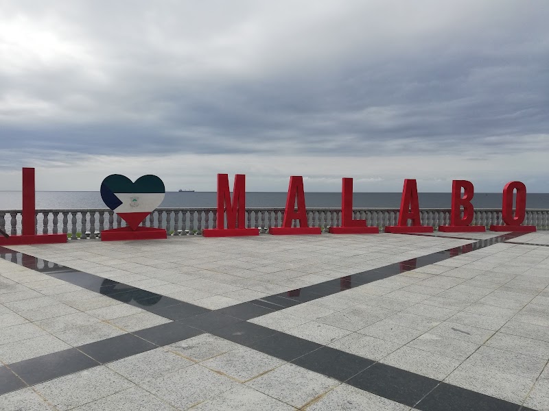 Paseo por el centro historico de Malabo