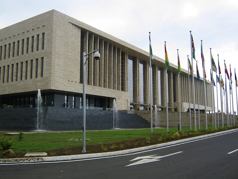 Visita al Palacio de Conferencias de Sipopo