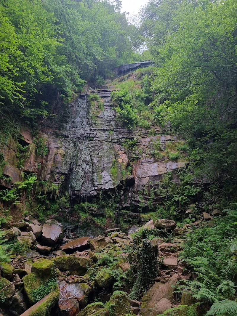 Cascada de Oinaska