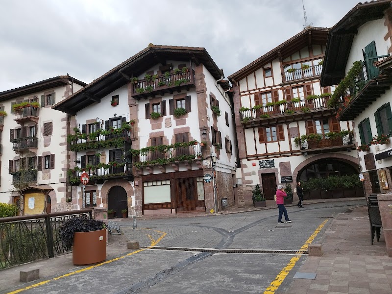 Passeggiata nel centro di Elizondo