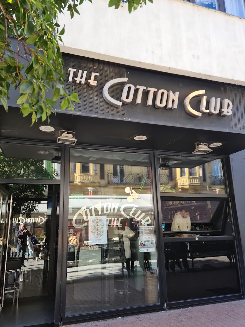 Bar The Cotton Club