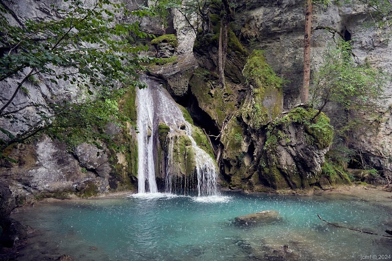 Belabarze Waterfall
