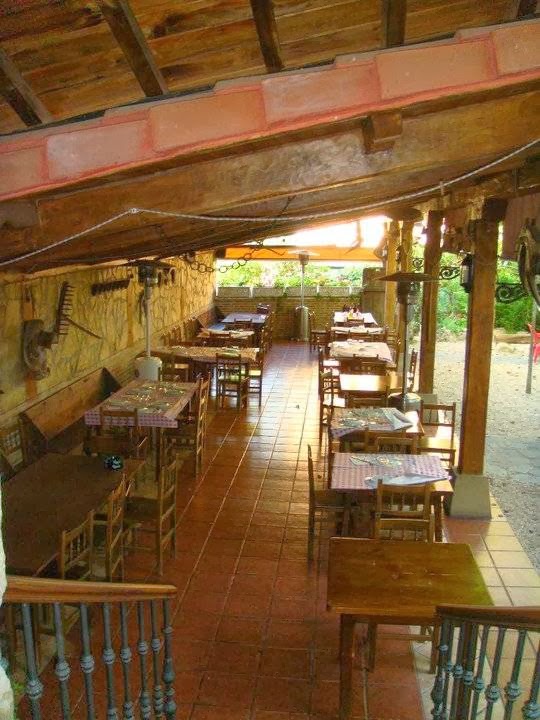 Almuerzo en restaurante familiar accesible
