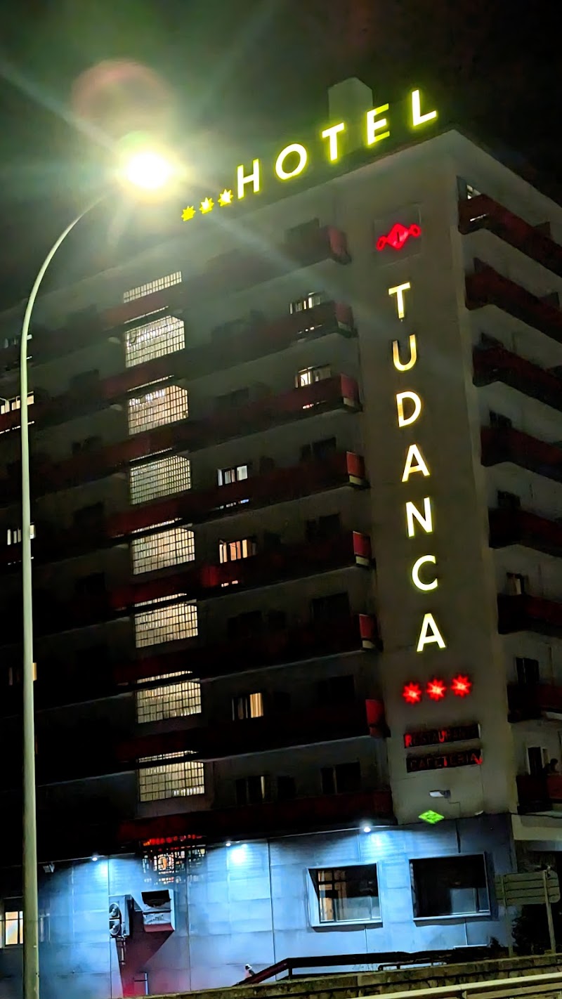 Parking privado Hotel Tudanca coches/Camiones