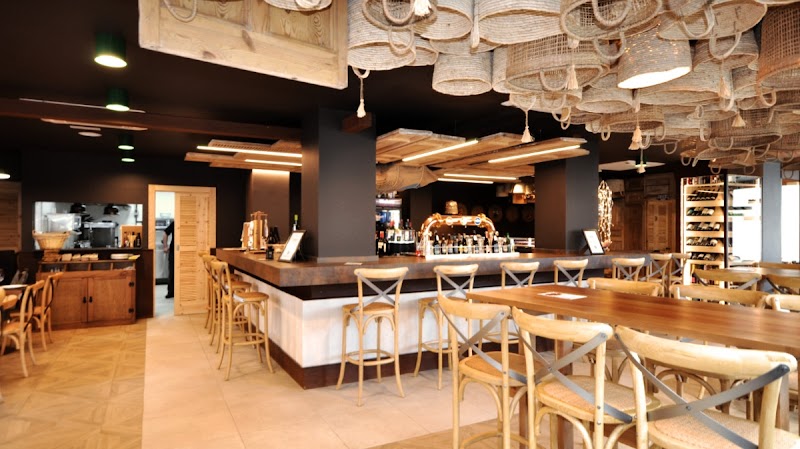 Almuerzo en restaurante de cocina local