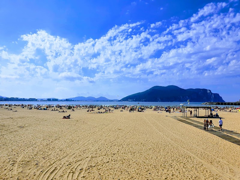 Parque a los Tres Pescadores