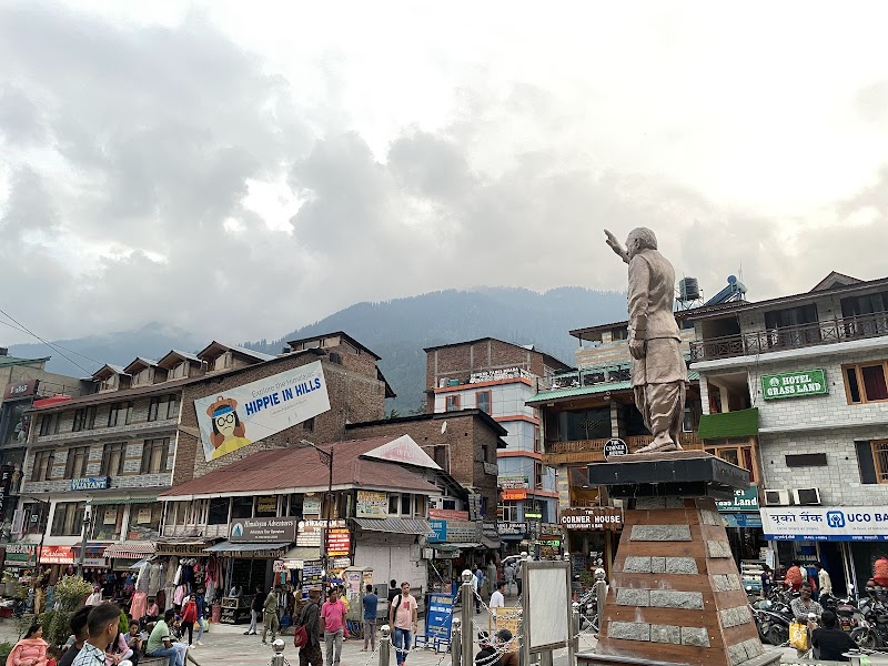 Mall Road Shopping & Souvenirs