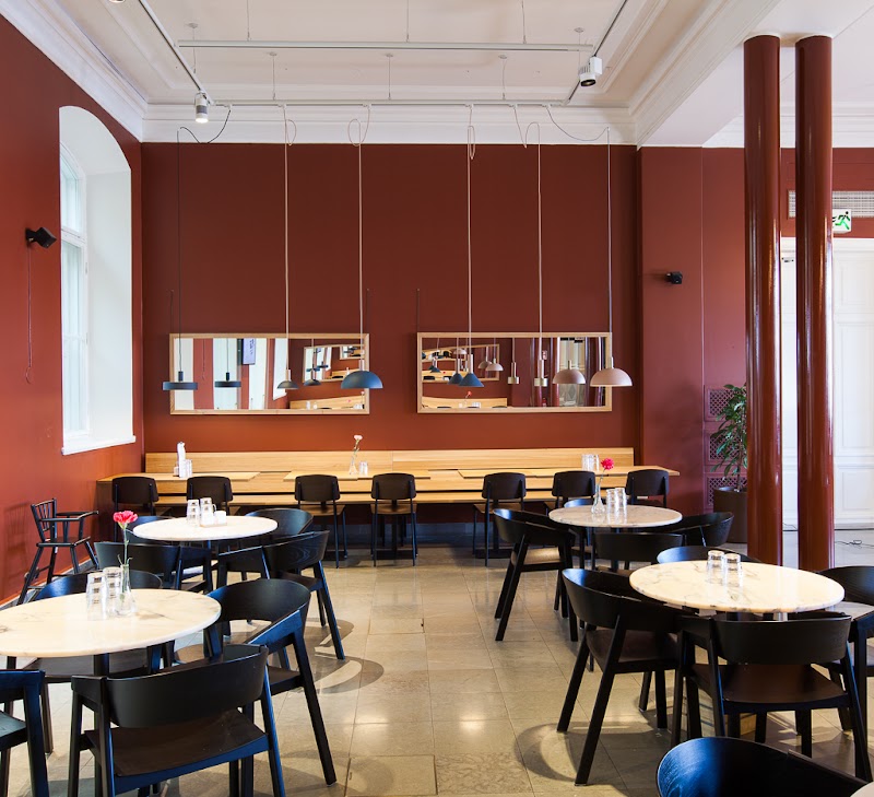 Kaffeepause im Ateneum Cafe