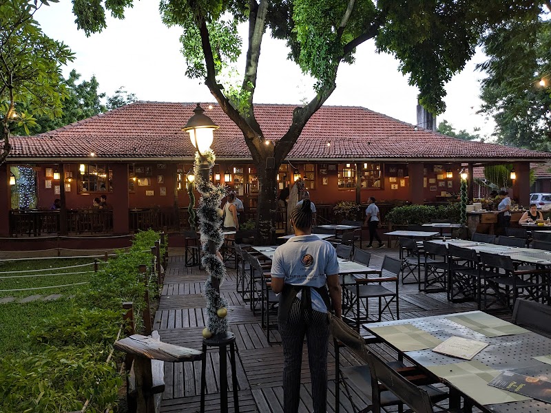 Pranzo in ristorante locale
