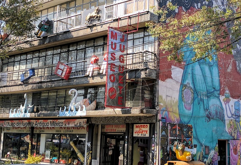 Museo del Juguete Antiguo Mexico (MUJAM)