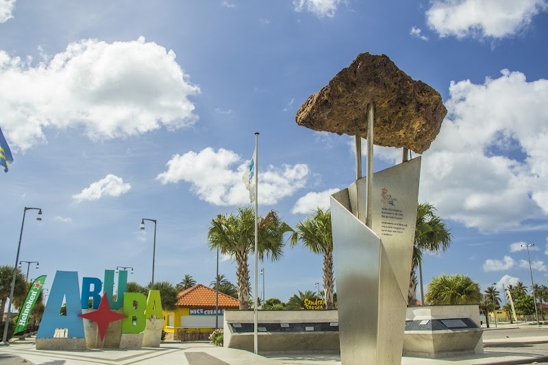 Paseo por el centro histórico de Oranjestad