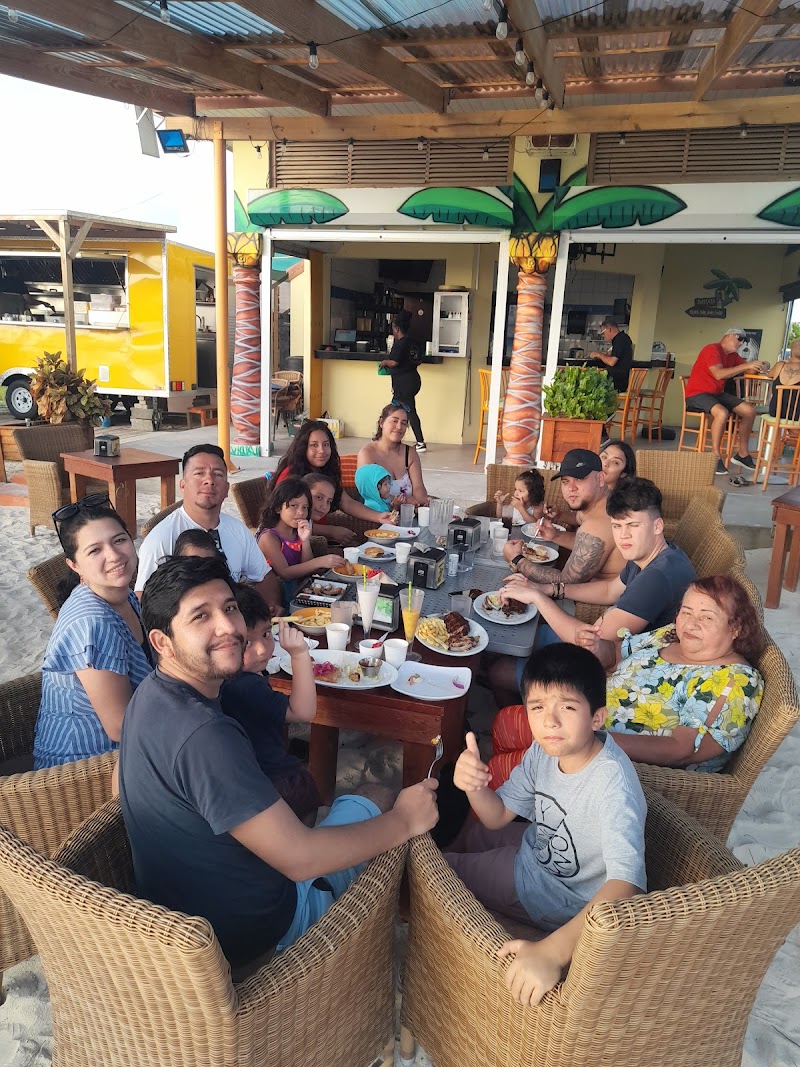 Battata Beach Bar & Food