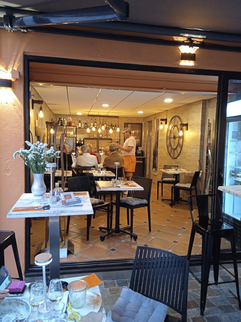 Pause dejeuner au centre du Lavandou