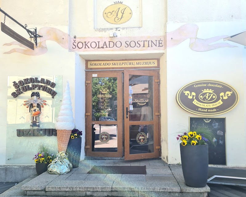 AJ Sokoladas
