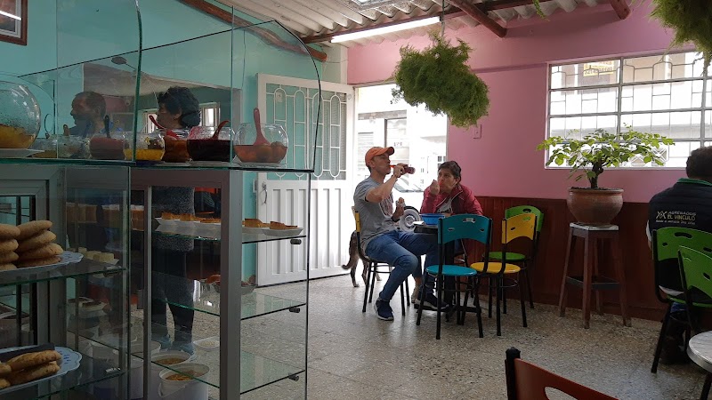 Almuerzo en La Gata Golosa Dulceria y Almojaboneria