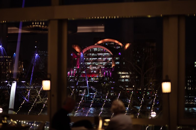 Almuerzo en Skylon