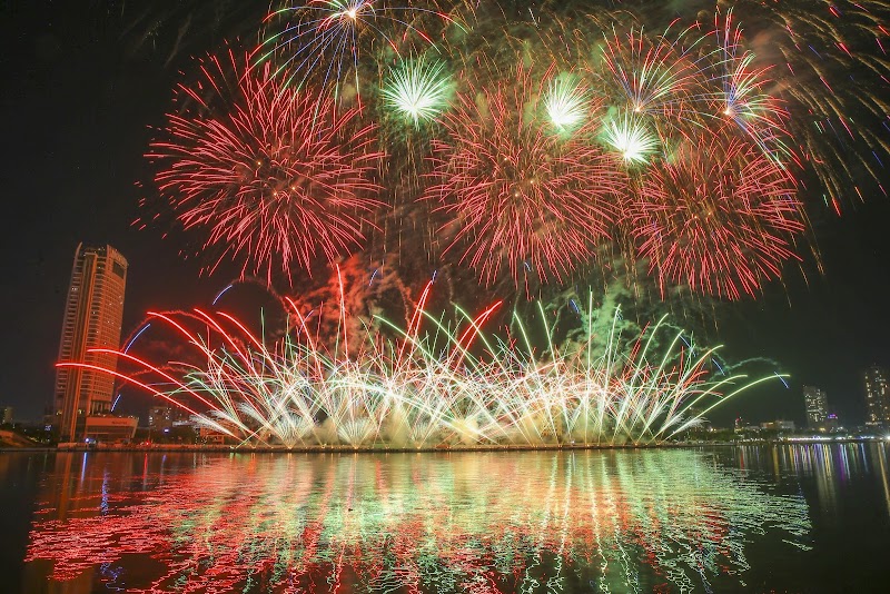 Spectacle du Festival international des feux d'artifice de Da Nang