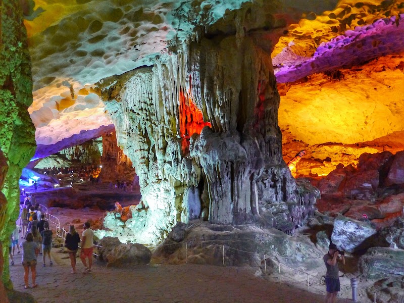 Visite de la grotte Sung Sot