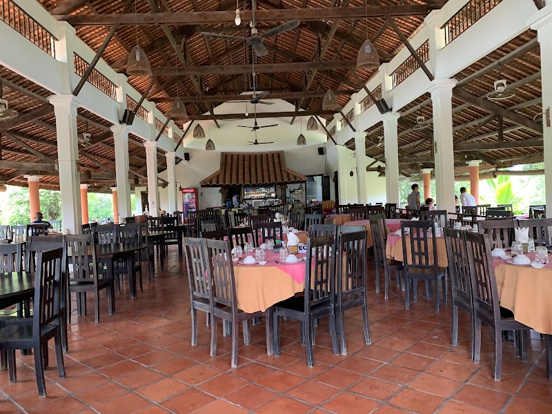 Dejeuner au restaurant Ben Nay