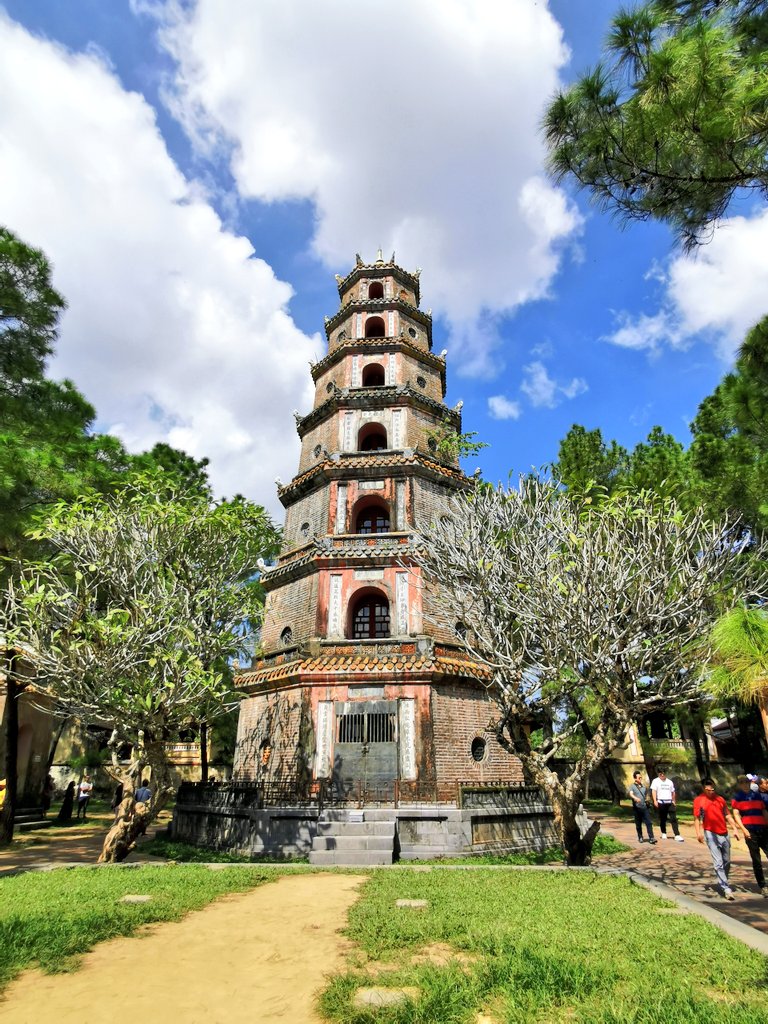 Visite de la pagode Thien Mu