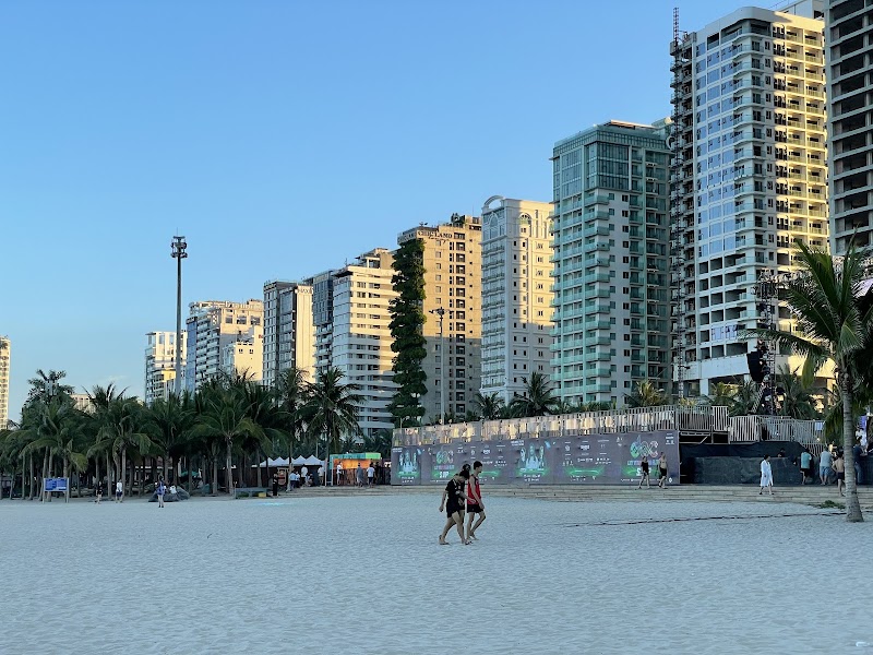 Promenade sur la plage My Khe