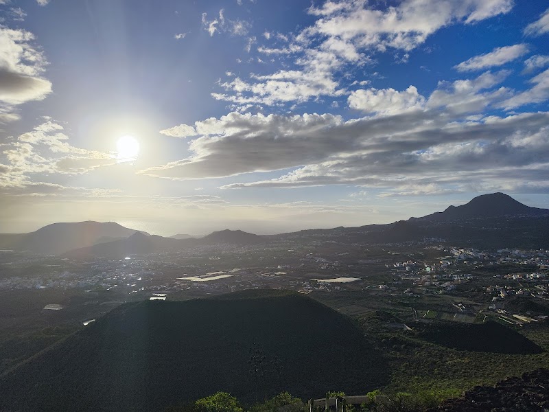 Paseo por el Mirador de La Centinela