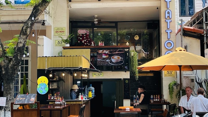 Déjeuner dans un restaurant local à Ngũ Hành Sơn